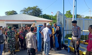 Personel Polsek Pantaibaru  Melakukan Pengamanan Ketat Pada Area Pelabuhan