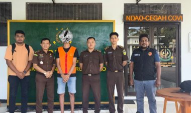 Tersangka Persetubuhan Anak DM Di Serahkan Ke JPU Berikut  Satu Lusin BB Dan Satu Lembar Uang Pecahan Dua Ribu Rupiah