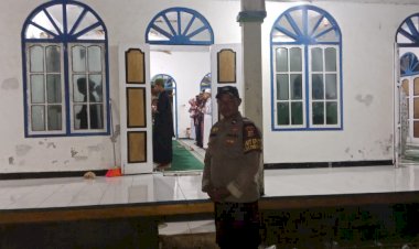 Pengamanan Tarawih Oleh Personel Polsek Pantaibaru Upaya Untuk Jamin Kamtibmas  Dan Kenyamanan Warga