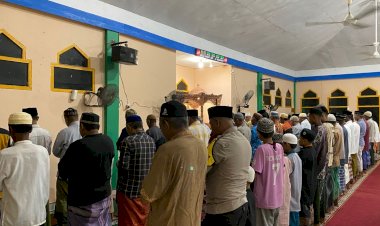Personel Polsek Rotim Gelar Sholat Tarawih Bersama di Masjid Al Muhajirin, Tingkatkan Keimanan dan Silaturahmi dengan Masyarakat