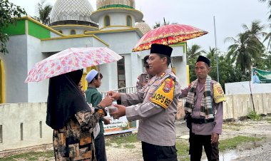 Kapolres Rote Ndao Awali Safari Ramadhan Di RBD Dengan Berbagi Takjil