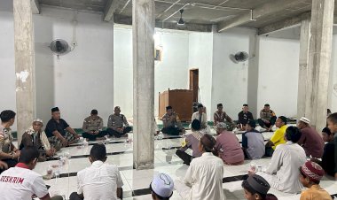 Kultum Bersama Jemaah Mesjid Nurul Iman, Kapolres Ajak  Warga Tingkatkan Koordinasi Dengan Polri