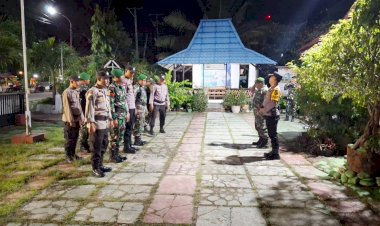 Patroli Gabungan Personel Polsek Lobalain Dan Koramil 1627 Baa