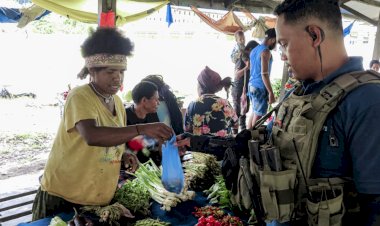 Sinergi dengan Warga, Ops Damai Cartenz-2025 Pastikan Yalimo Tetap Damai