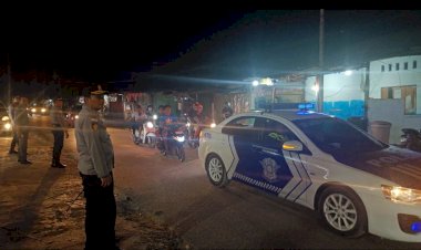 Kapolres Rote Ndao Monitoring Langsung Pawai Malam Takbiran