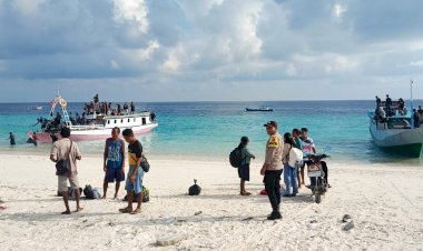 Monitoring Penumpang Dari Pelabuhan Rakyat Ndao, Operasi Ketupat Turangga 2025