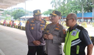 Kabaharkam Polri Sambangi Pemudik di Bakauheni, Imbau Waspada di Perjalanan