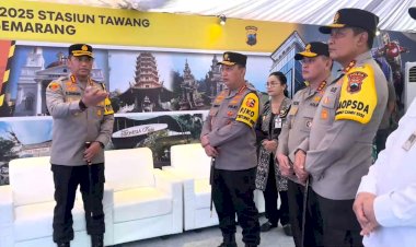Kapolri Cek Langsung Pelayanan Arus Balik di Stasiun Tawang, Dorong Pemudik Gunakan Kereta Api