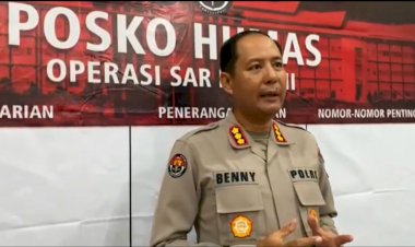 Personel Berjalan Kaki Sisir Daratan Dalam Pencarian Iptu Tomi Samuel Marbun