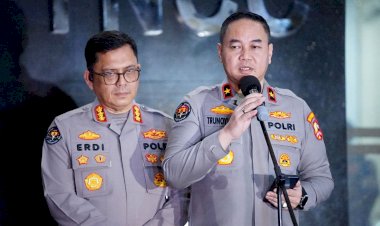 Satgas AB Moskona 2025 Selamatkan Ketua Komnas HAM Papua Saat Operasi Pencarian Iptu Tomi Marbun di Sungai Rawara
