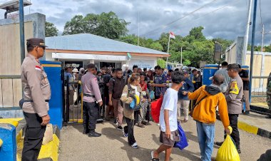 Iptu Parwata :  Personel Polsek Pantaibaru Selalu Siaga Untuk Memastikan Keamanan Dan Kenyamanan Masyarakat Di Area Pelabuhan Pantaibaru