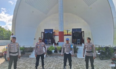 Polsek Pantaibaru Hadir Lakukan Pengamanan Tempat Ibadah  Diwilayah Hukum Polsek Pantaibaru