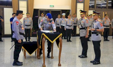 Kapolri Pimpin Upacara Serah Terima Jabatan Kapolda Jabar dan Kapusjarah Polri