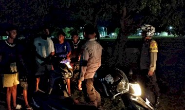 Cegah Aksi Premanisme Personel Polsek Rote Timur Lakukan Patroli Malam