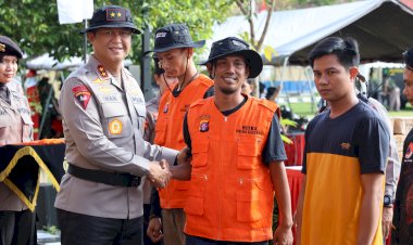 Tanggap Bencana Karhutla, Alumni Akabri 91 Salurkan 9 Mesin Pompa Air dan Alat Pemadam Api ke Polda Kalteng