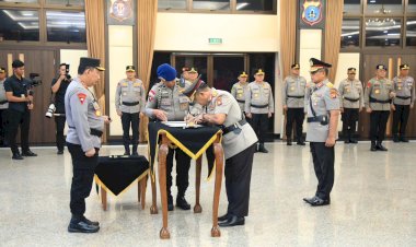 49 Perwira Tinggi Polri Naik Pangkat, Dua Naik Menjadi Komjen