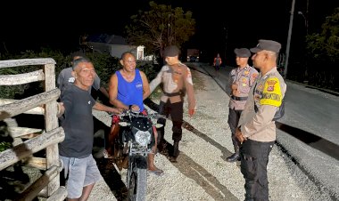 Kapolsek Rote Tengah : Patroli Malam Personel Polsek Rote Tengah Untuk Cegah Gangguan Kamtibmas Dan Memastikan Masyarakat Aman