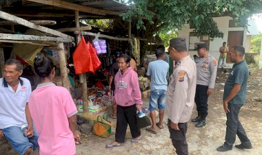Personel Polsek Rote Tengah  Gelar Patroli Dialogis di Pasar Mingguan Nggodimeda