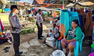 Pengamanan Pada Pasar Olafulihaa, Personel Polsek Pantaibaru Tingkatkan Kemitraan Dengan Masyarakat