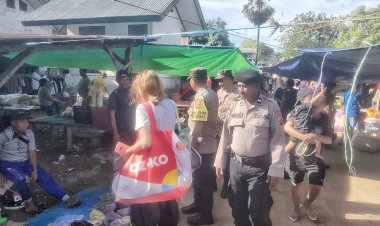K2YD Polsek Rote Barat Jamin Keamanan Dan Kenyamanan Bagi Warga Di Pasar Sedeoen