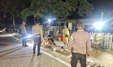 Patroli Malam Personel Polsek Pantaibaru, Monitoring Aktifitas Masyarakat Pada Pasar Olafulihaa