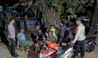 Kapolsek Rote Tengah : Patroli Malam, Upaya Polsek Rote Tengah Jaga Kamtibmas Tetap Kondusif