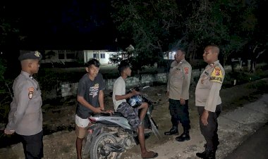 Patroli Malam Personel Polsek Rote Tengah Untuk Jaga Kamtibmas Bersama Masyarakat
