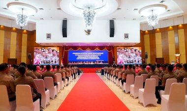 Pembekalan Ketua Umum Bhayangkari Kepada Mahasiswa STIK Lemdiklat Polri Prodi S-1 Angkatan Ke 82, Pascasarjana S-2 Angkatan Ke 13 Dan Pascasarjana S-3 Beserta Istri