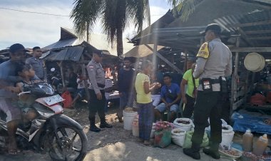Personel Polsek RBL Lakukan Patroli Preventif Gangguan Kamtibmas Pada Pasar Busalangga