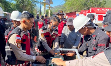 Polda NTT Beri Bantuan Dinamo Air dan Perbaiki Sumur Demi Penuhi Kebutuhan Air Bersih Pengungsi Posko Konga