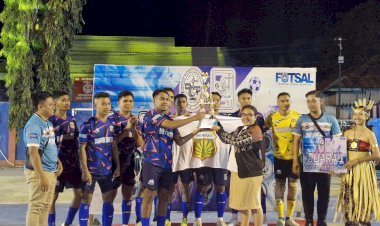 Tim Futsal Bhayangkara Presisi Polres Rote Ndao Menjuarai Pertandingan Futsal Pemuda Gereja Siloam Metina