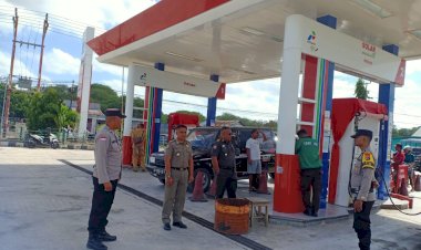 Polsek Lobalain Gelar Patroli K2YD untuk Jaga Keamanan Masyarakat Selama Berada DI SPBU Sanggoen