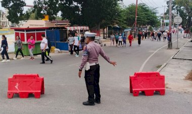 Personel Satuan Lalu Lintas Melakukan Pengaturan Arus Lalu Lintas Pada Area CFD