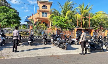 Polsek Pantaibaru Intensifkan Pengamanan Kebaktian Minggu Untuk Jamin Kenyamanan Jemaat