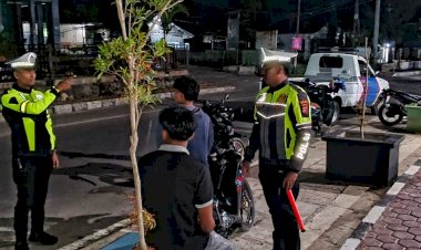 Kasat  Lantas Polres Rote Ndao : Melalui Edukasi Keselamatan Berlalu Lintas, Upaya  Tekan Angka Lakalantas