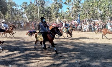 Kapolsek Rote Barat Laut : Personel Polsek RBL Berhasil Jaga Kamtibmas Festival Hus Nde'o