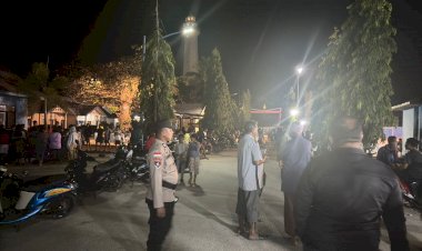 Patroli Malam Personel Polsek Lobalain Untuk Monitoring Kegiatan Masyarakat