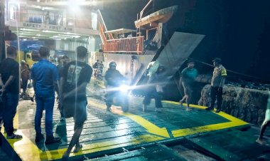 Personel Polsek Pantaibaru Tingkatkan Pengamanan  Di Pelabuhan Pantaibaru Tingkatkan Keselamatan Transportasi