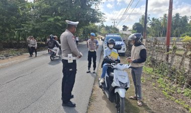 Operasi Patuh Turangga 2025 Polres Rote Ndao Hari Kesepuluh, Edukasi Kamseltibcarlantas Untuk Cegah Lakalantas
