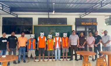 Satuan Reskrim Polres Rote Ndao Melakukan Tahap II Tindak Pidana People Smuggling Terhadap Lima Tersangka