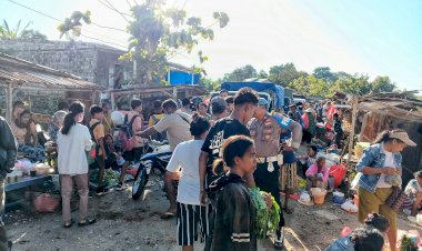 Personel Polsek Rote Selatan Lakukan Pengamanan  Aktifitas Masyarakat Pada Pasar Oele , Wujud Polri Untuk Masyarakat