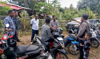 Personel Polsek Rote Barat Laut Lakukan Monitoring Kegiatan Masyarakat Untuk Ciptakan Kamtibmas Tetap Kondusif