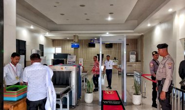 Satuan Samapta Polres Rote Ndao Tingkatkan Pengawasan Dan Pengamanan Diarea Bandara D C Saudale