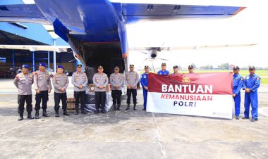 Polri Berangkatkan Bantuan Kemanusiaan ke NTT untuk Bantu Korban Banjir dan Longsor