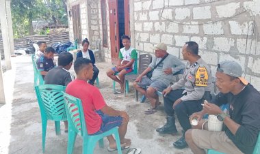 Bhabinkamtibmas Polsek Lobalain Sambangi Warga Binaan di Desa Kolobolon