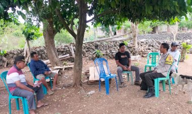 Bangun Sinergitas Dengan Warga Binaan, Bhabinkamtibmas Polsek Rote Tengah Sambangi Warga