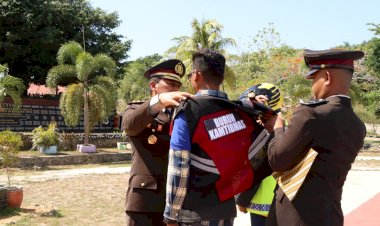 Upacara Hari Sumpah Pemuda ke-97 , Polres Rote Ndao Bangun Kemitraan Dengan Ojol dan Buruh Kamtibmas