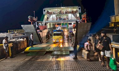 Polsek Pantai Baru Amankan Proses Bongkar Muatan di Pelabuhan Ferry ASDP Pantaibaru