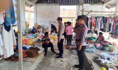 Polsek Lobalain Jaga Keamanan di Pasar Kuli Aisele Lewat Patroli Dialogis