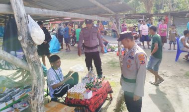 Personel Polsek Lobalain Lakukan Pengamanan di Pasar Kuli Aisele